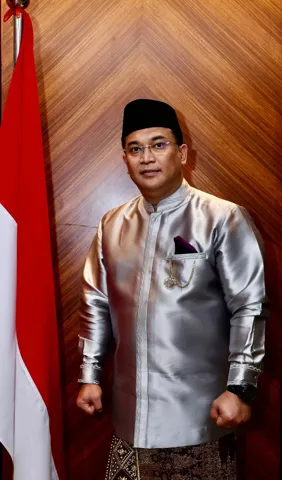 Berlianto Situngkir - 邯伯盼